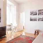 Appartamento Alfama Amazing Scenic River And View Charming With 2 Bedrooms And Ac 19th Century Building Lisbona
