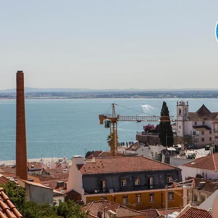 Alfama Amazing Scenic River And View Charming With 2 Bedrooms And Ac 19th Century Building Appartement Lisboa